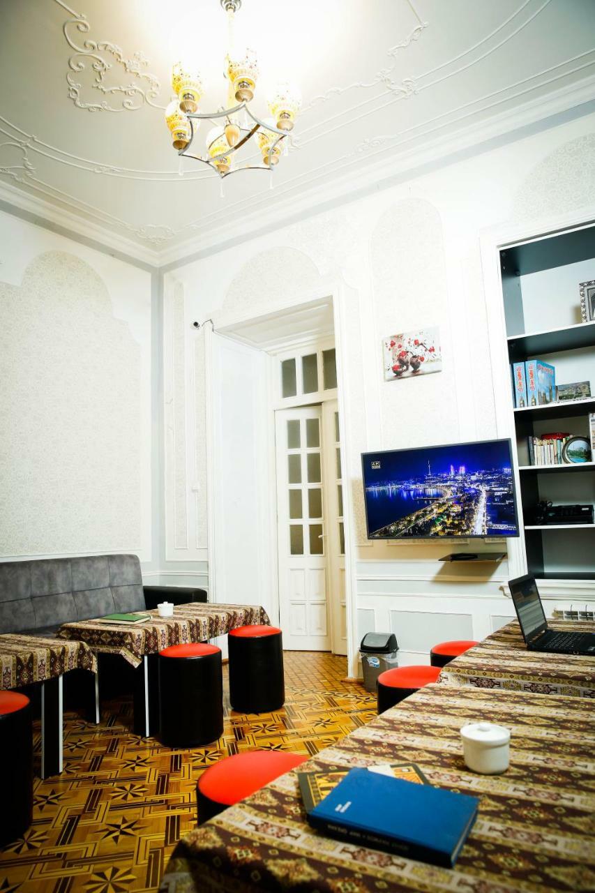 Comfy Hostel Баку Экстерьер фото